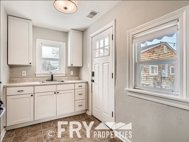 Building Photo - Updated home with carriage house situated a few minutes from downtown Belmar.