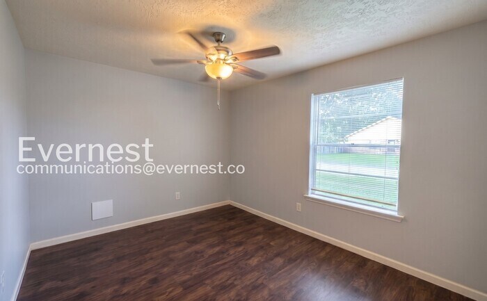 Building Photo - 6406 Summer Ridge Dr