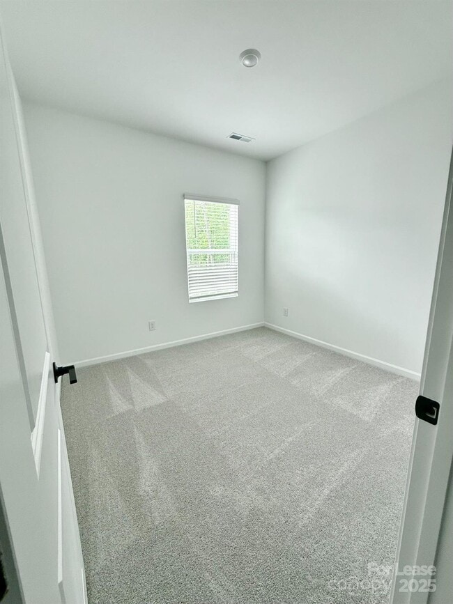 Building Photo - 1609 Blanche St