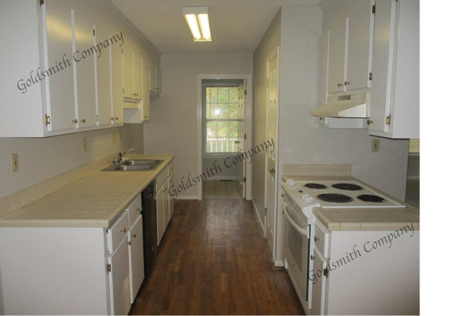 Building Photo - 11 Townes Creek Ct