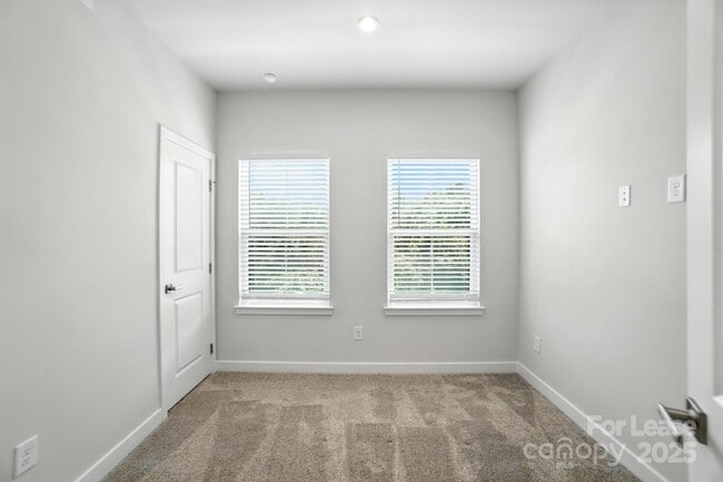 Building Photo - 952 Broad River Ln