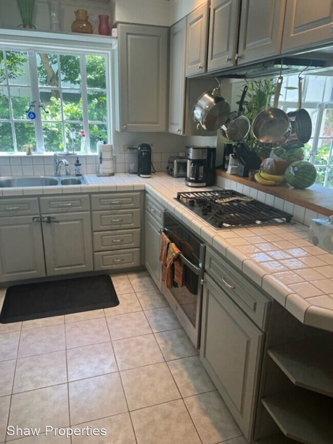 Building Photo - 5 br, 3.5 bath House - 5830 Ross St.