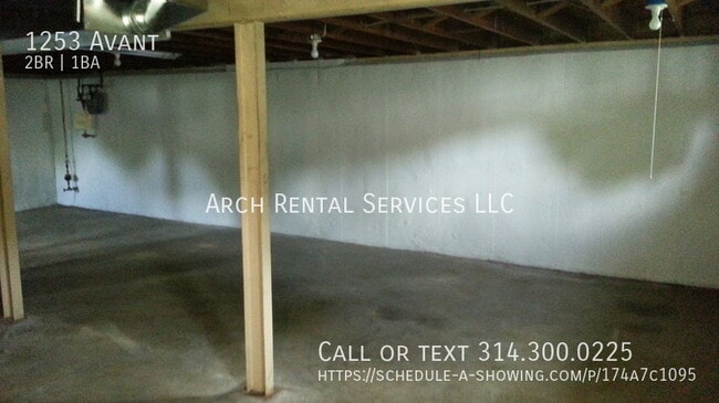 Building Photo - 1253 Avant-