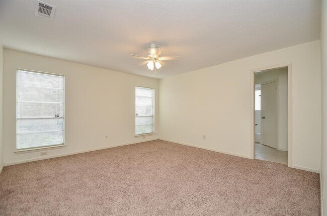 Building Photo - 4811 Wind Chimes Dr