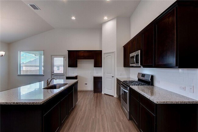 Building Photo - 18521 Urbano Dr