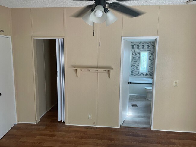Building Photo - 3/2 Manufactured Home in the Country.