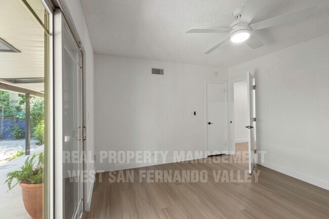 Building Photo - Stunning 3bd Home with Private Outdoor Oasis