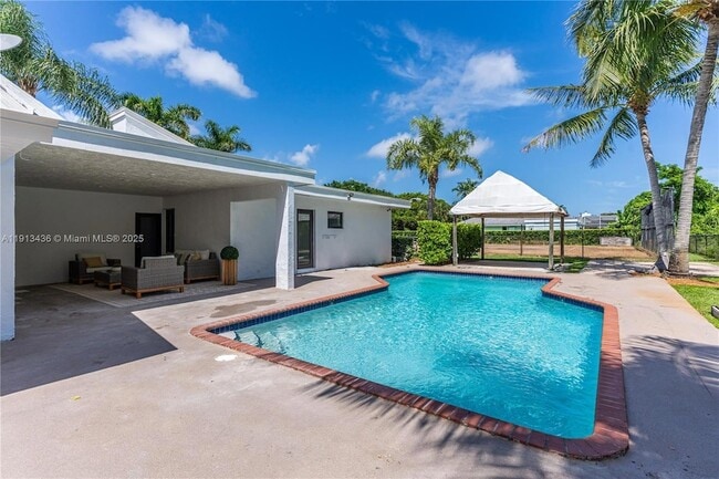 Building Photo - 6900 SW 136th St