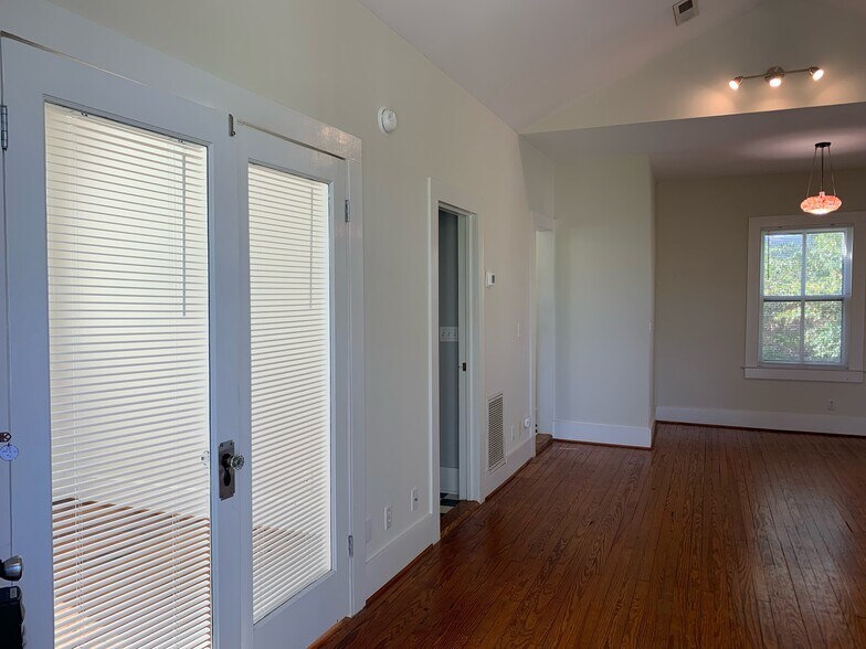 Building Photo - 315 S 5th Ave