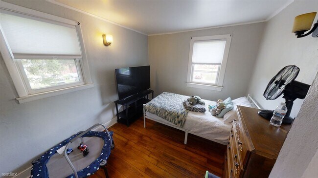 Building Photo - 3 br, 1.5 bath House - 151 Jackson St