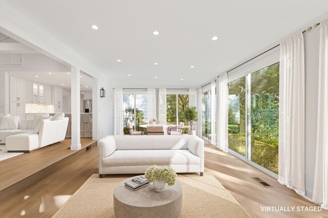 Building Photo - 18 Echo Ln