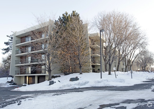 Building Photo - Connemara Condominiums