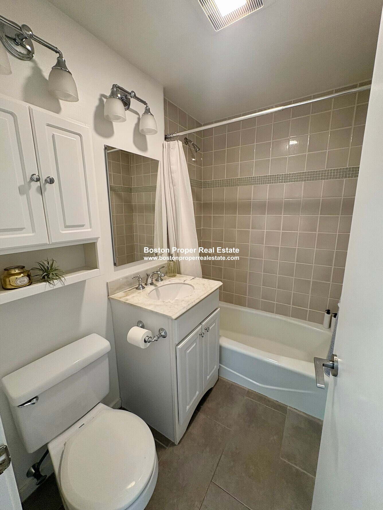 Building Photo - 363 Marlborough St