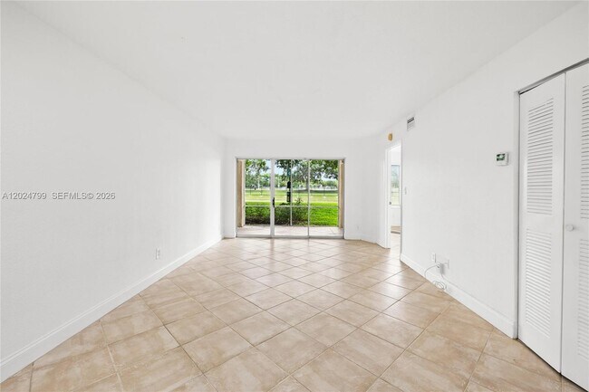 Building Photo - 1025 Coral Club Dr