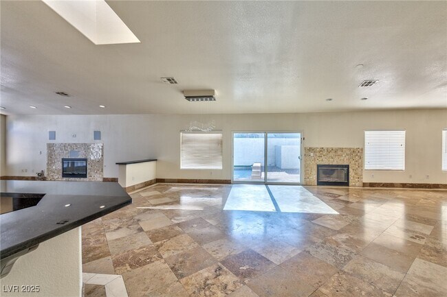 Building Photo - 8129 Pacific Cove Dr