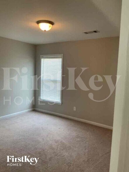 Building Photo - 7286 Basalt Dr