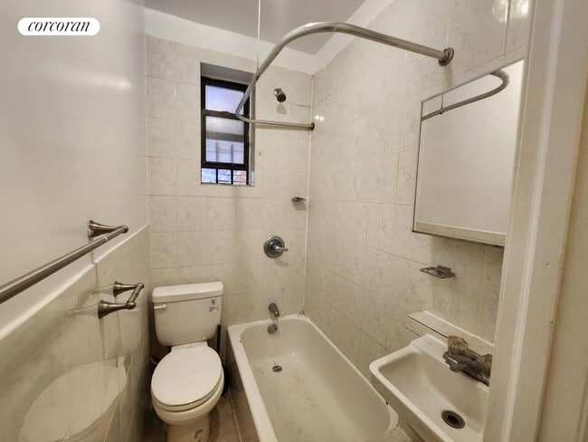 Building Photo - 265 W 146th St