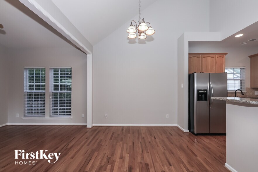 Building Photo - 3005 Linstead Dr