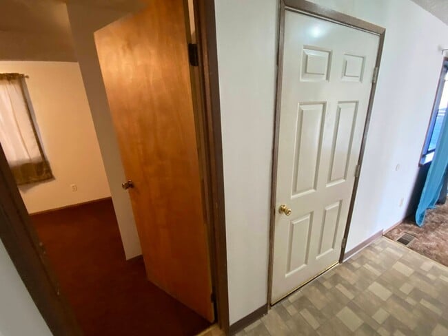 Building Photo - Cozy 3 Bedroom 1 Bath Home with Large Yard & 1 Car Attached Garage