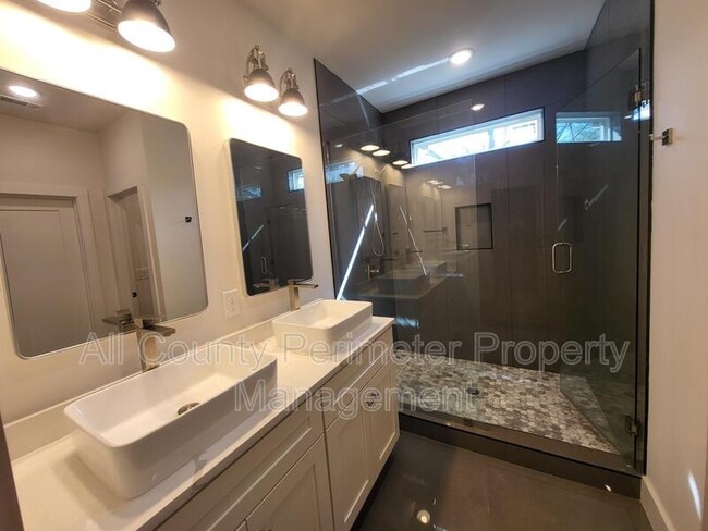 Building Photo - 4401 Sims Rd