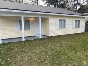 Building Photo - **MANAGERS SPECIAL $250 OFF FIRST MONTH RE...