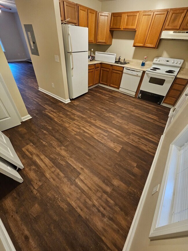 Building Photo - Carlton Street Townhomes