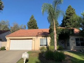 Building Photo - 10487 N Doheny Dr