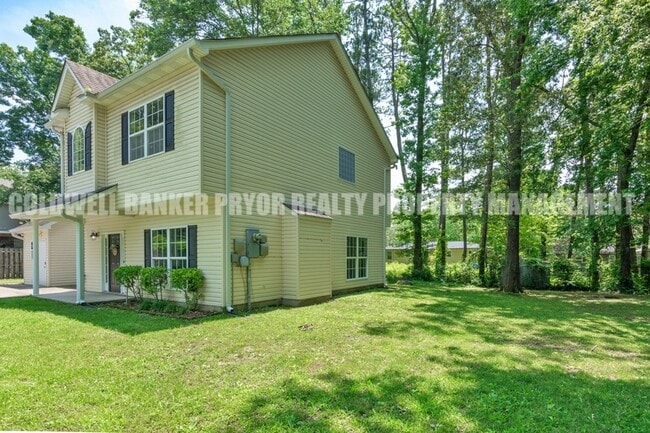 Building Photo - 1601 Bush Rd