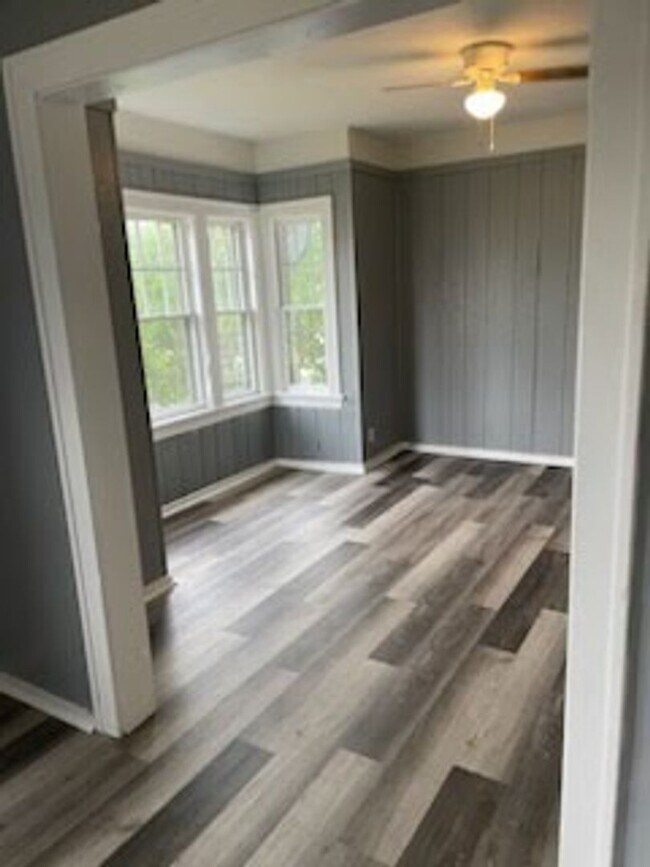 Building Photo - 1041 Cassopolis St