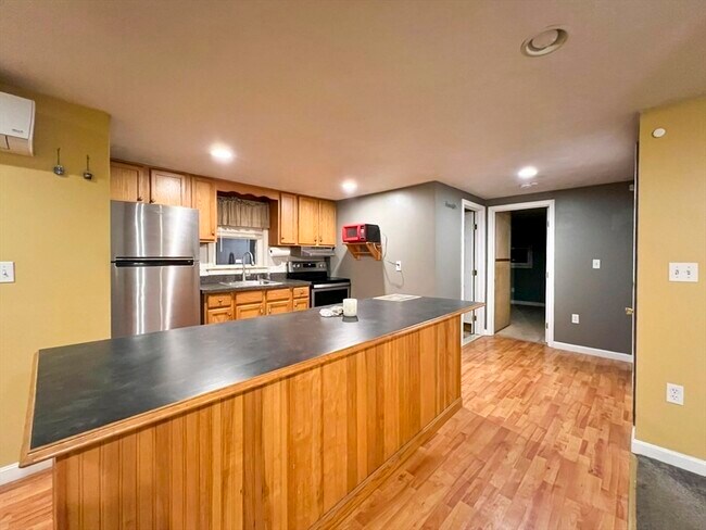 Building Photo - 168 Park Ave