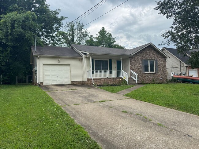 Building Photo - Charming Single-Family Home in Clarksville