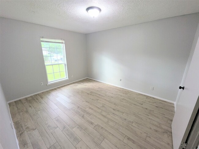 Building Photo - 15267 Morning Dove Dr