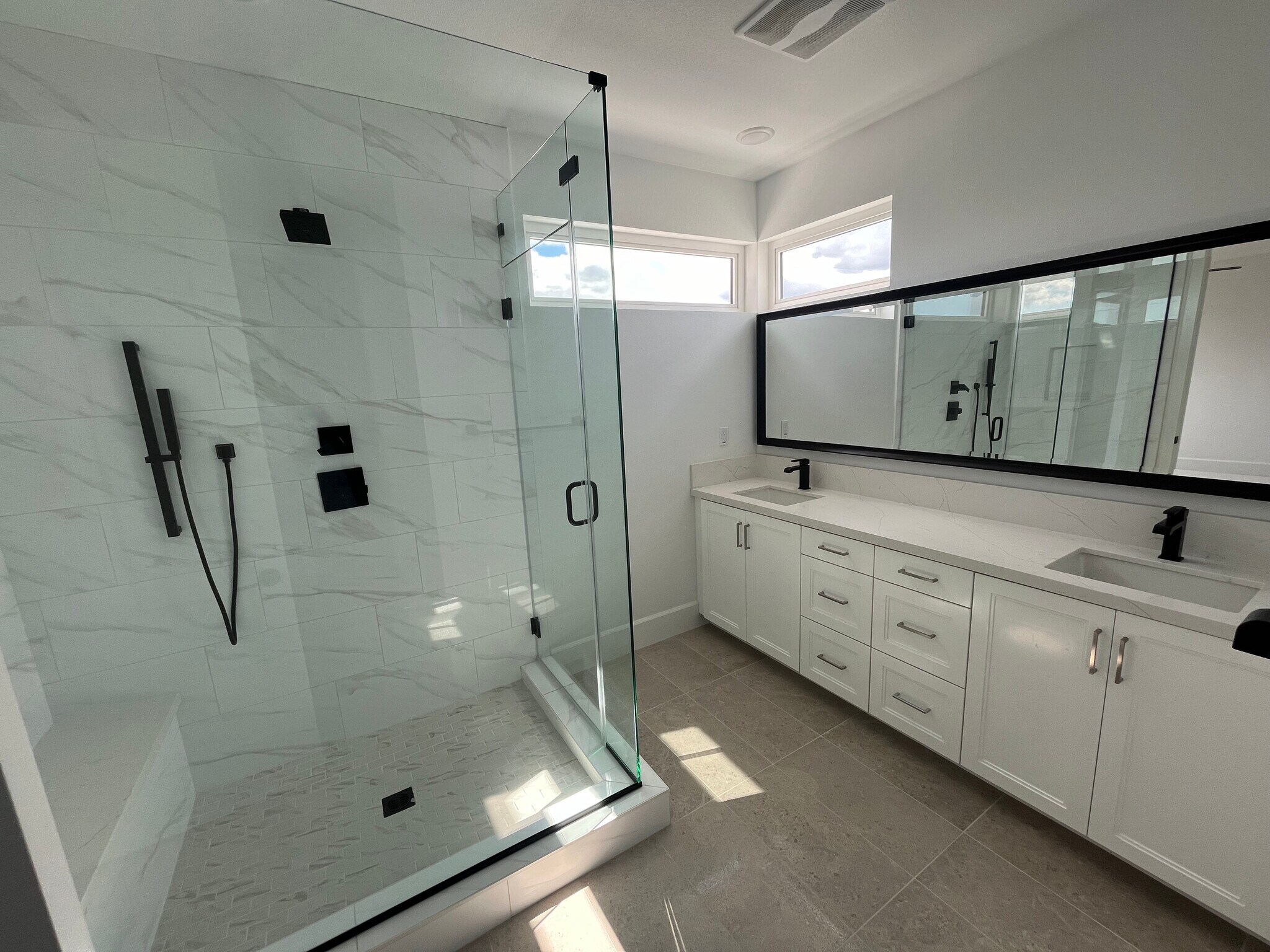 Master Bath - 16285 Veterans Way