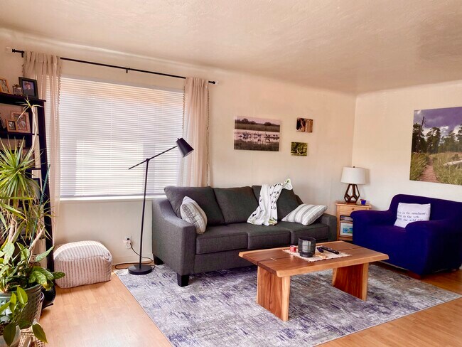 Building Photo - 2248 Matthew Ave