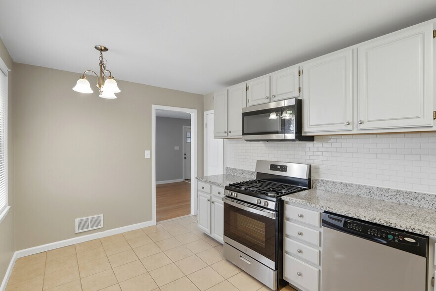 Building Photo - 4924 Frankford Ave