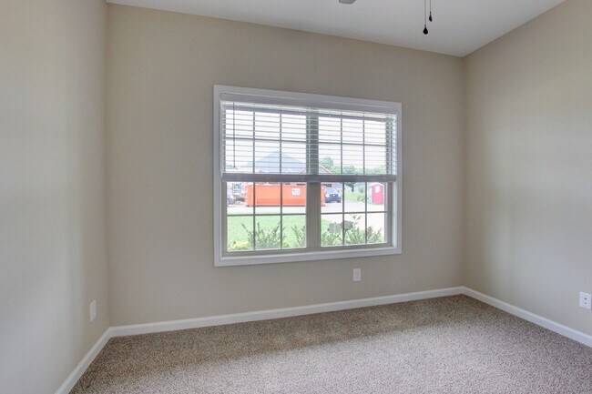 Building Photo - 2547 Rafiki Dr