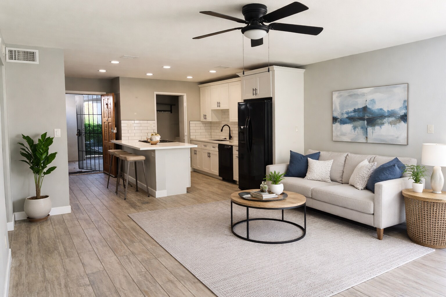 Building Photo - 8562 E Indian School Rd