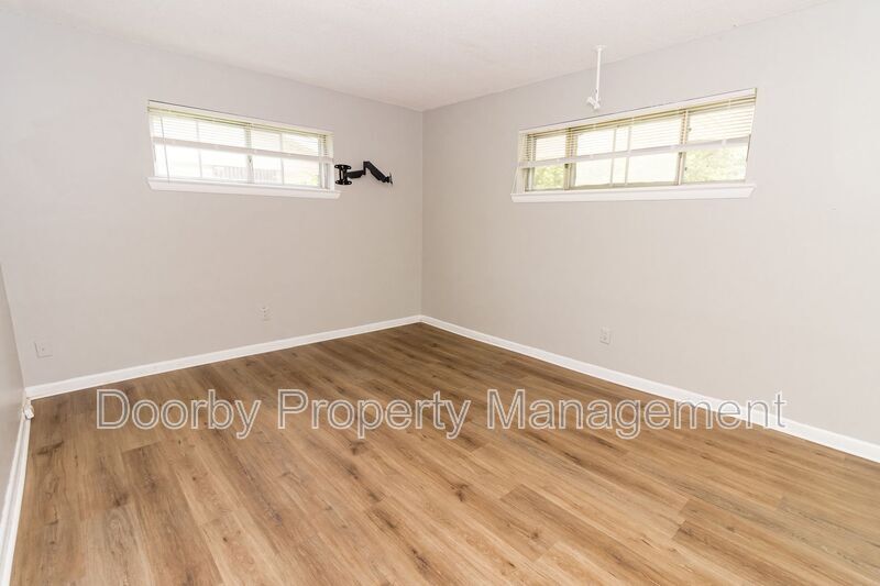Building Photo - 5033 Cameron Ln