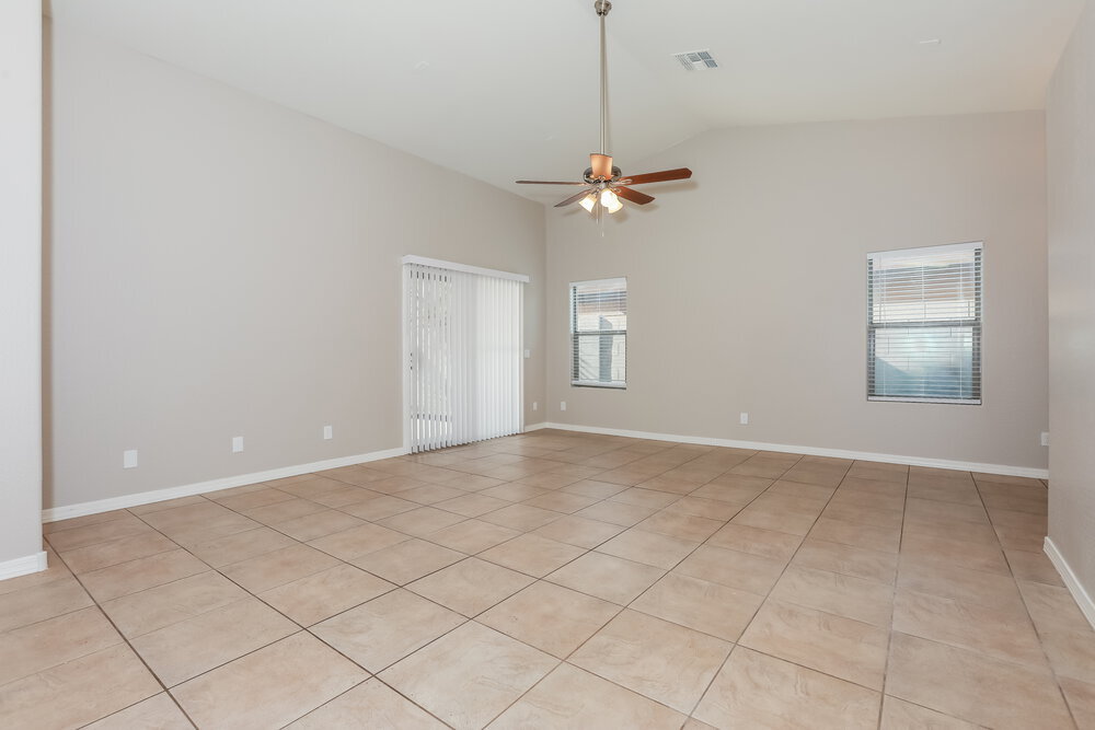 Building Photo - 1977 W Vineyard Plains Dr