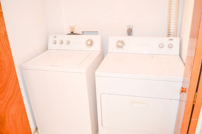 Building Photo - C2508  Bldg I  Unit 50 Grantwood