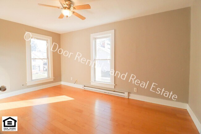 Building Photo - 1905 Hillside Ave