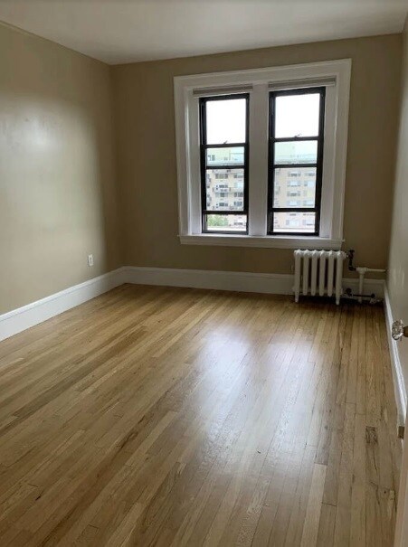 Building Photo - 448 Park Dr