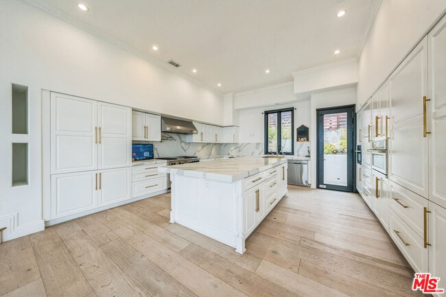 Building Photo - 4576 Martson Dr