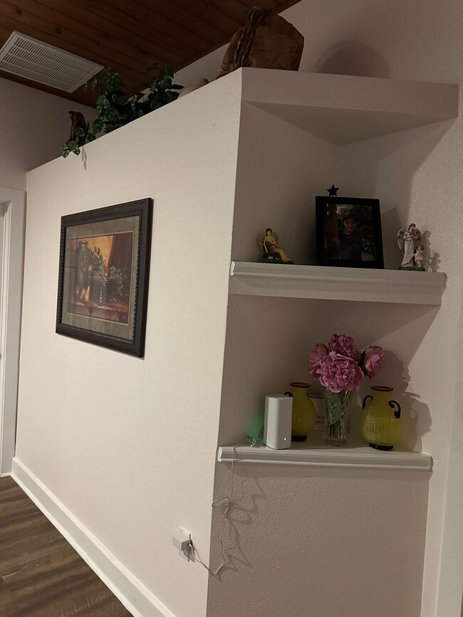 Building Photo - 519 Spring St