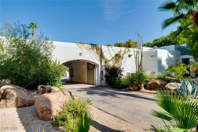 Building Photo - 7330 N Rainbow Blvd