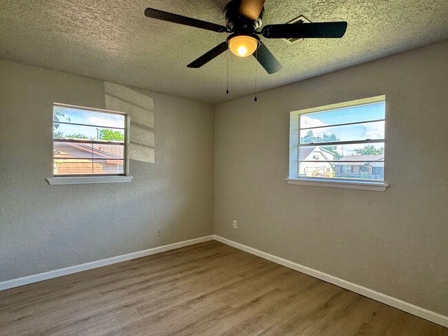 Building Photo - 5507 Briarwood Dr NW