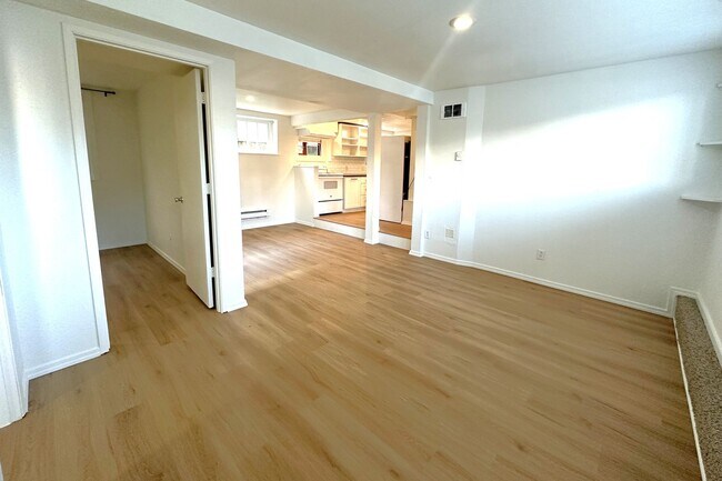 Building Photo - 3022 Federal Ave