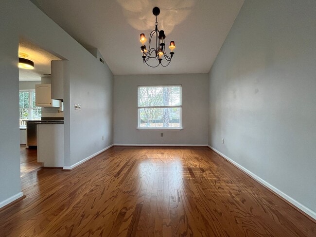 Building Photo - Spacious 3/3 Available For Move In Now