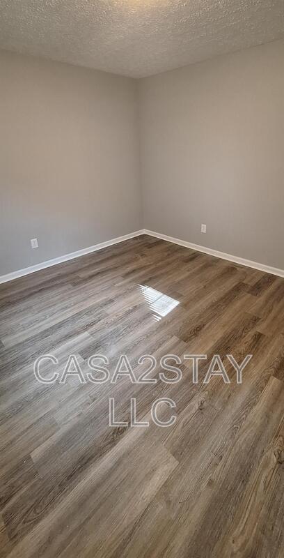 Building Photo - 670 Knox Blvd