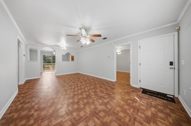 Building Photo - 3 Bedroom 2 Bathroom Single Family Home located in NW Tallahassee!
